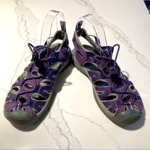 KEEN Sz 6.5 Waterproof Bungee Closure Purple and Grey Colourway Outdoor Sandals